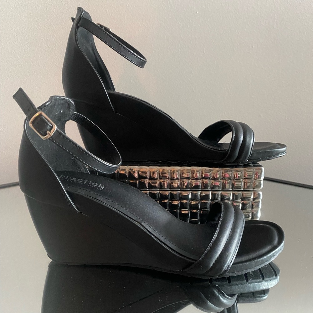 KENNETH COLE REACTION Size 9.5 NWOT